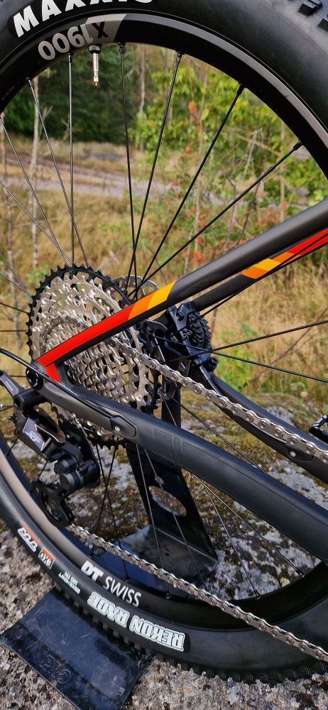 Pivot LES SL RIDE XT – BLACK SUNSET