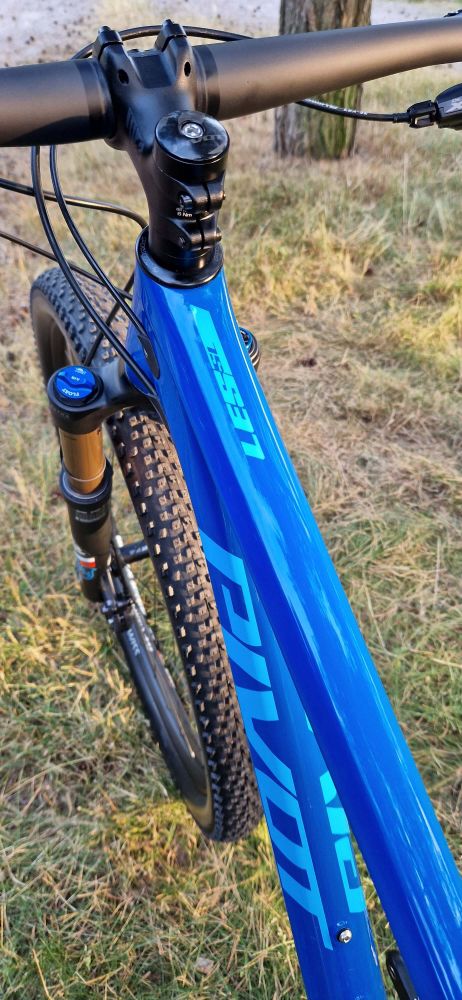 Pivot LES SL PRO XT/XTR – BLUE RIBBON