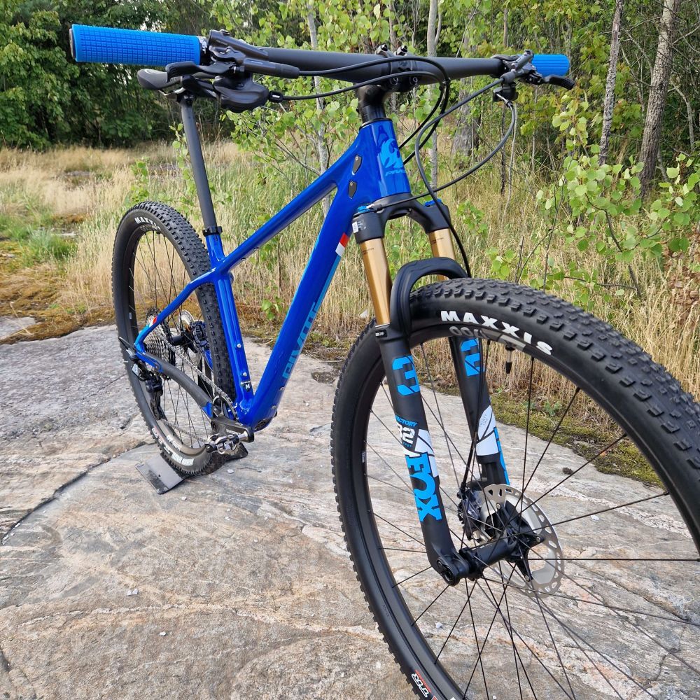 Pivot LES SL PRO XT/XTR – BLUE RIBBON