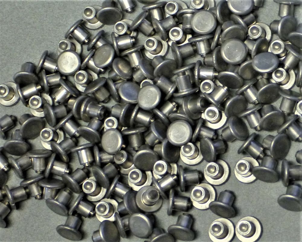 Bicycle stud and stud installation tool, image 4