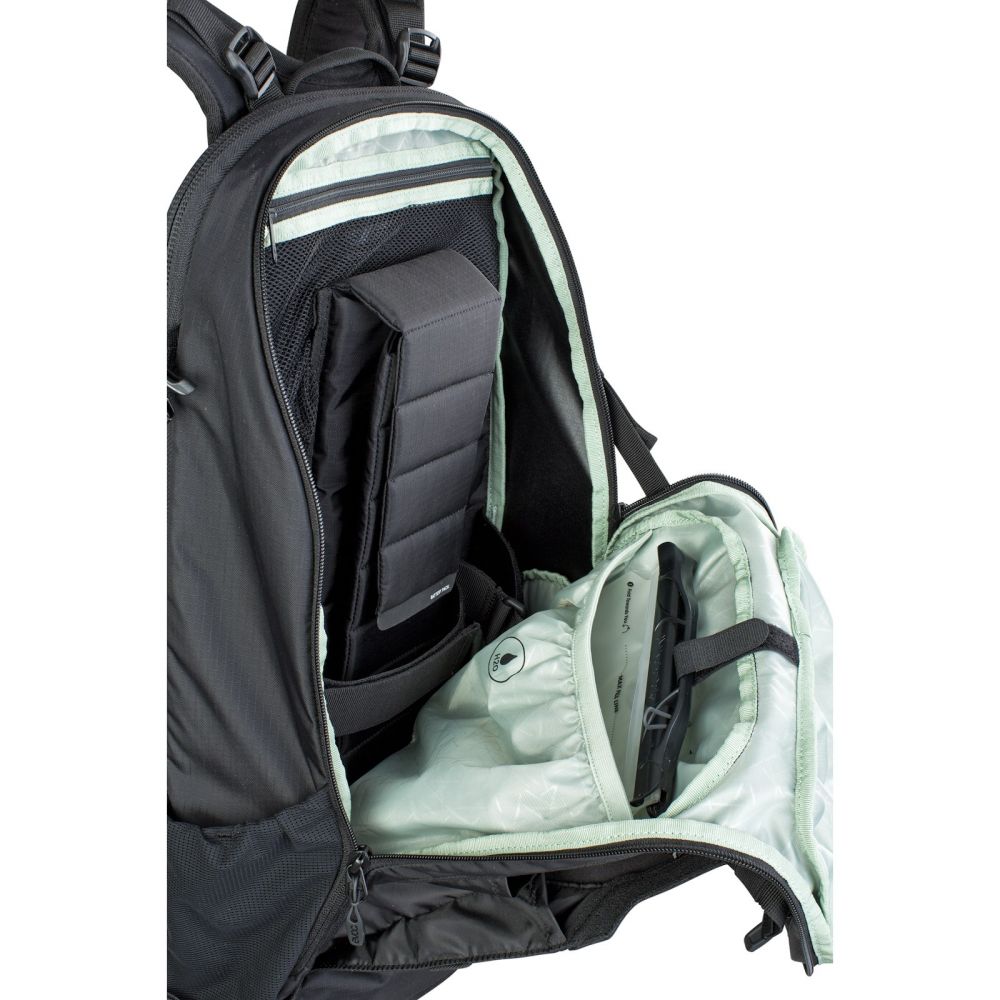 Evoc FR Trail E-Ride Backpack 20L, kuva 6 – Black