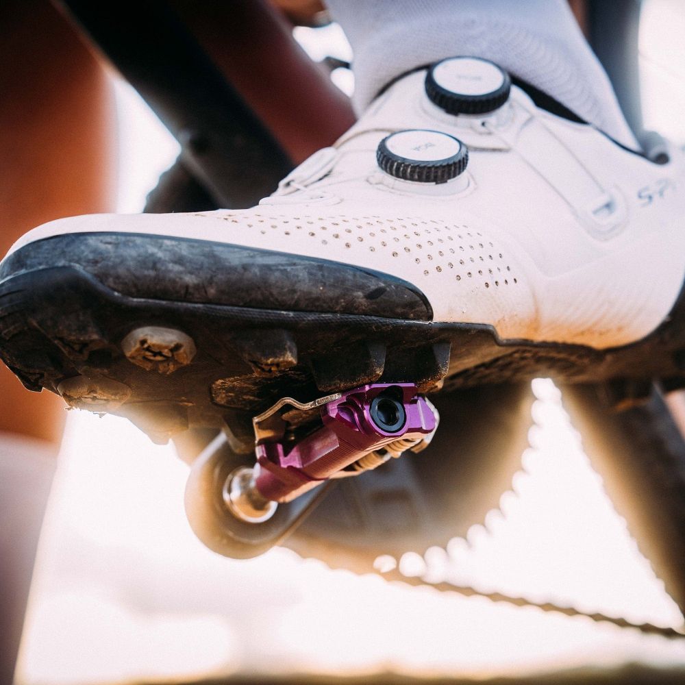 Wolf Tooth DEL Gravel Race SPD-polkimet – Ultraviolet Purple