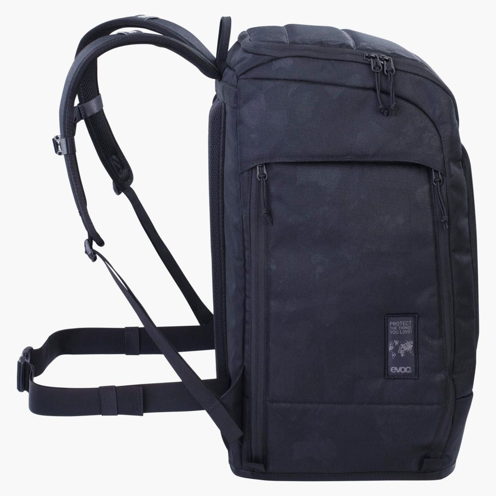 EVOC Gear Backpack 60 kypärälle kengille ja ajovaatteille