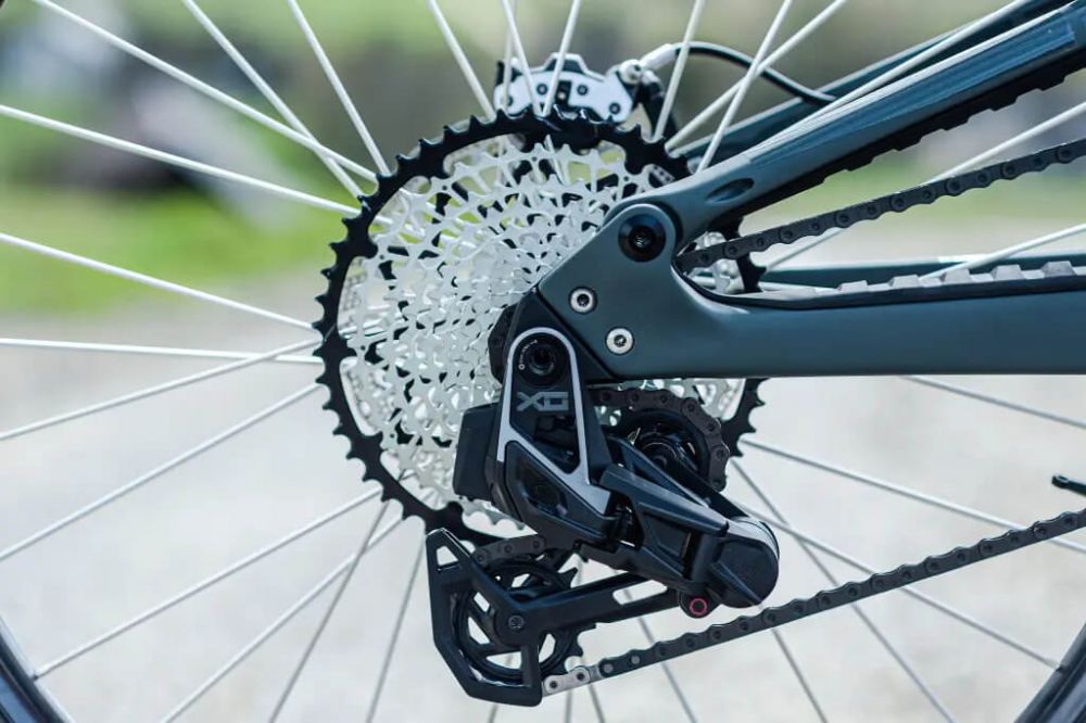 Garbaruk GEN2.0 SRAM Eagle Transmission 10-52T 12s takapakka XD-vapaarattaalle pyörässä kiinni