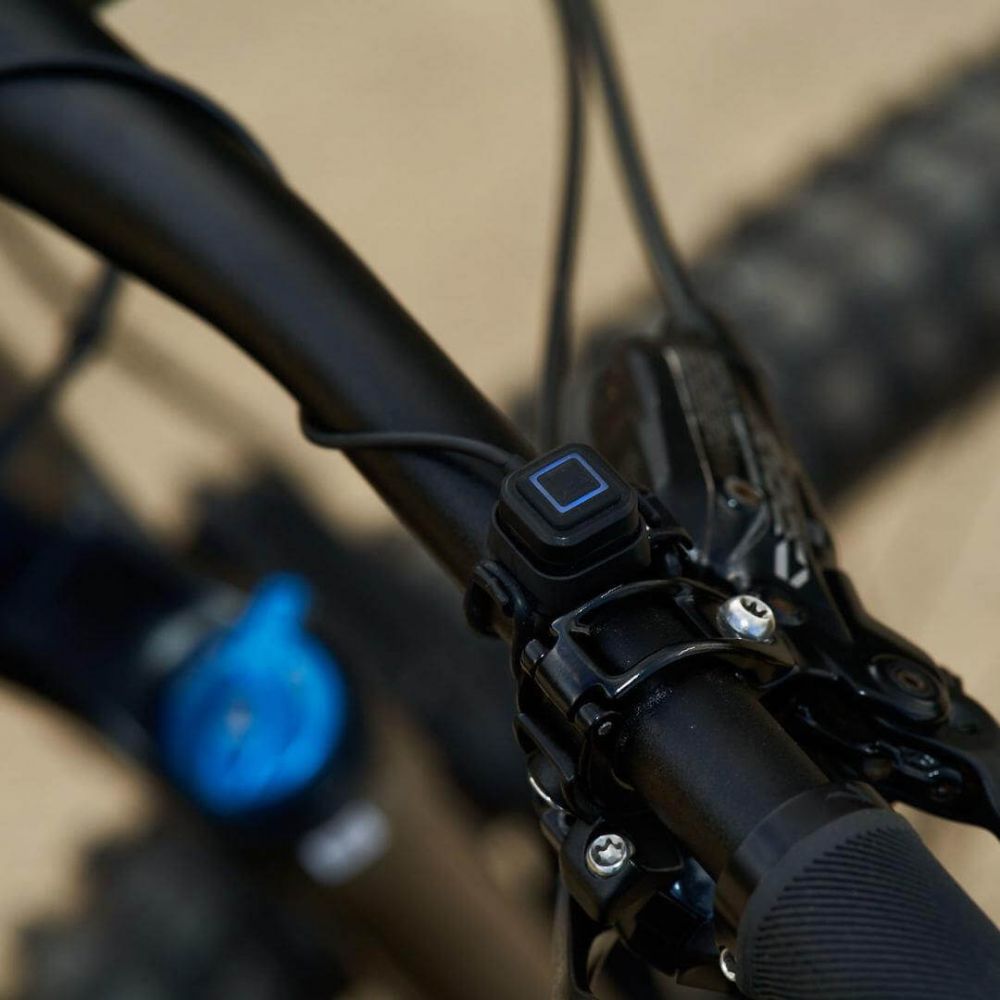 Blinder E 2300 e-bike etuvalo, valotilat ja LED-indikaattorit