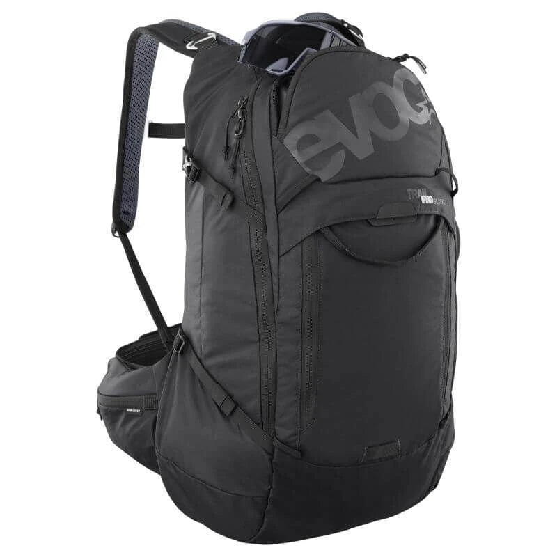 Evoc Trail Pro Blackline 26 -suojareppu, musta maastopyöräilyyn, sisältää Liteshield Plus -selkäsuojan ja sadesuojan