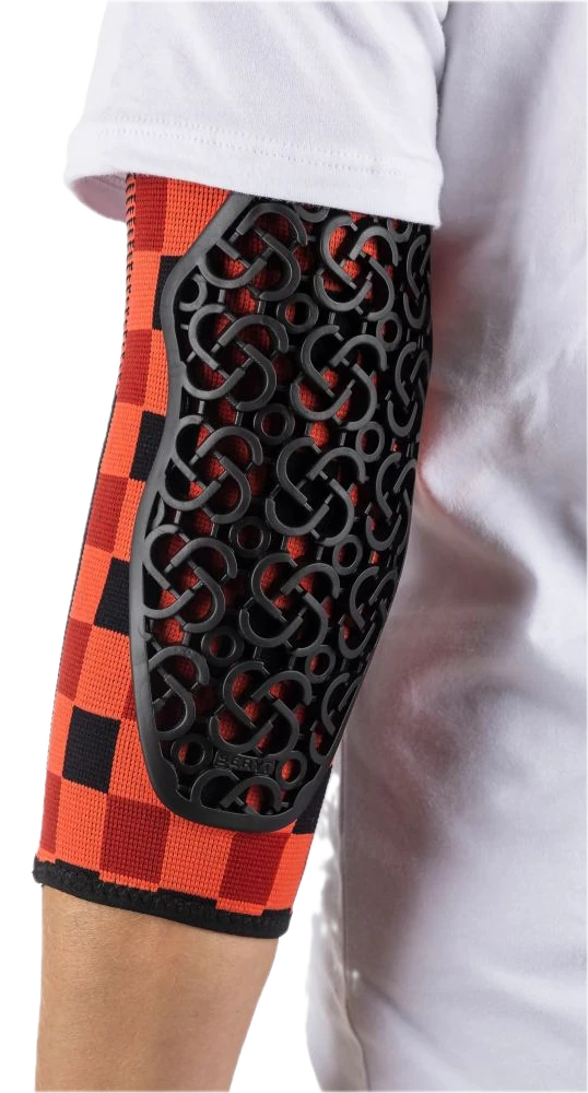 SERYT Flow Elbow Protector Checker Red punaiset ruutukuvioiset kyynärsuojat