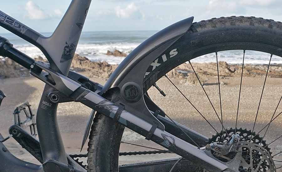 MuckyNutz MugGuard Rear takalokasuoja E-MTB:lle, suojaa mudalta ja roiskeilta