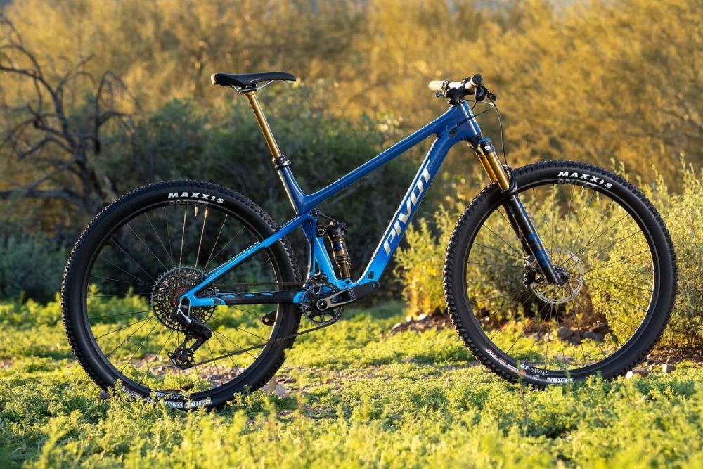 Pivot Mach 4 SL Pro X0 Transmission sivuprofiili