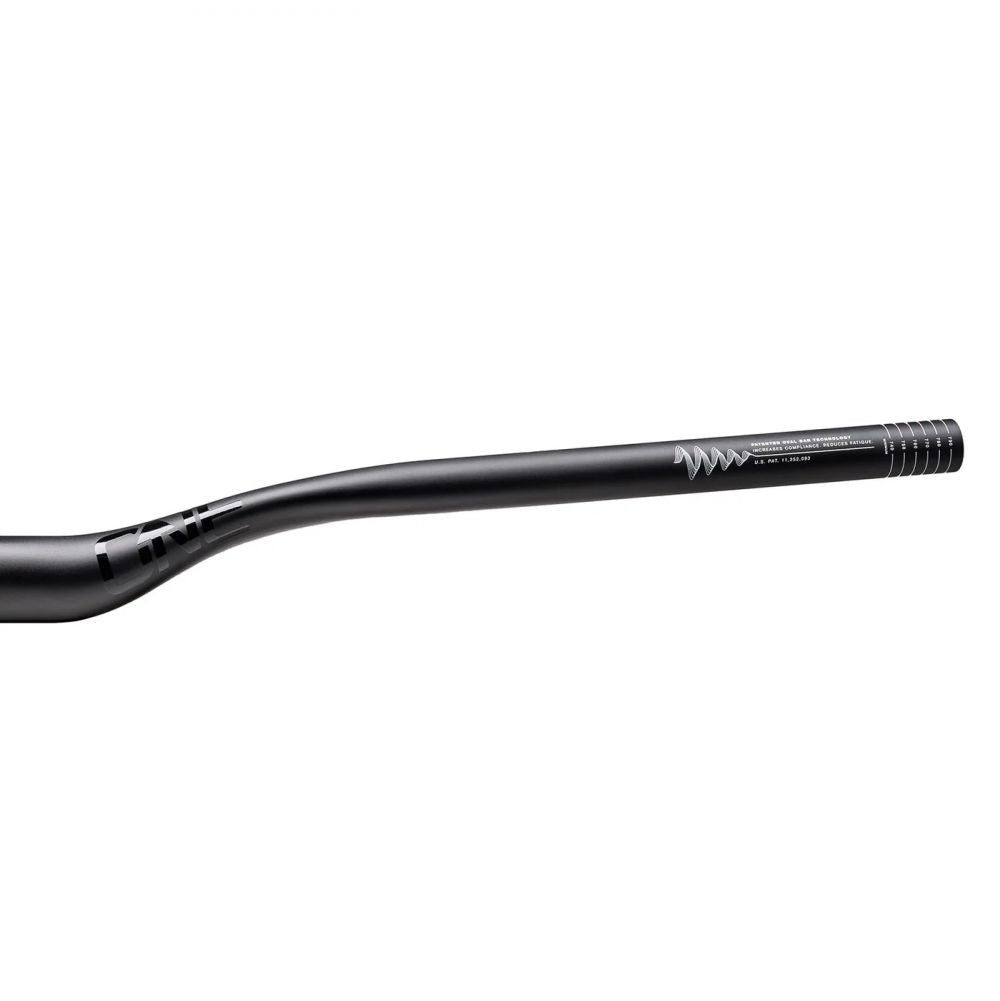 OneUp V2 Carbon Handlebar 35x800mm hiilikuituohjaustanko, 35 mm kiinnitys, 800 mm leveys.