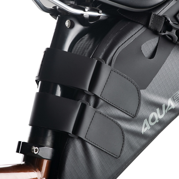 Oxford Aqua Evo Adventure Seat Pack ulkopuolisella bungee-kiinnityksellä