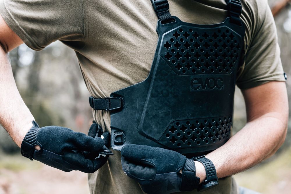 EVOC TORSO PROTECTOR suojapanssari, kuva 7