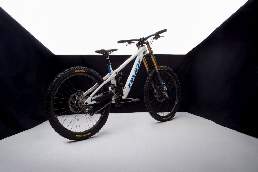 PIVOT PHOENIX PRO SAINT WHITE COBALT BLUE, kuva 4