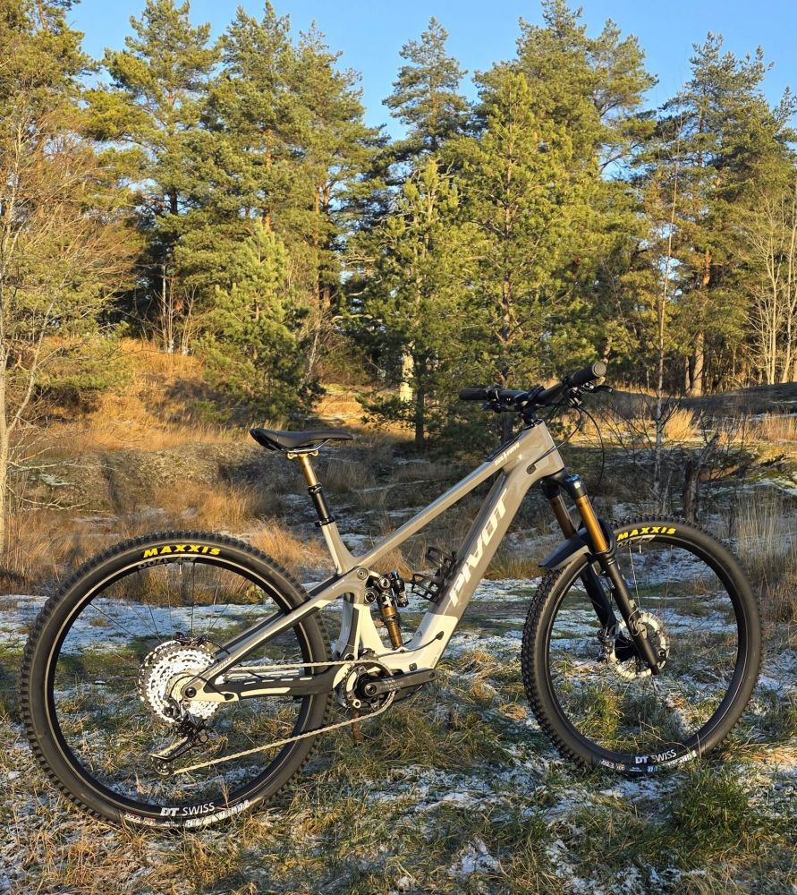Pivot Shuttle SL-AM Pro XT
