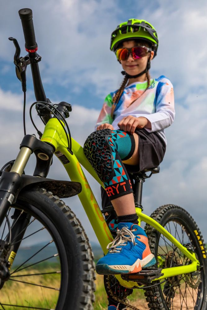 SERYT Youth Flow Knee juniorien polvisuojat maastopyöräilyyn