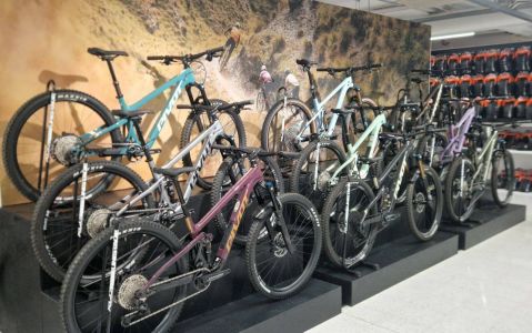 Valmiit pyörät heti myymälästä