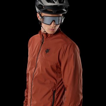 FOX Ranger Wind Jacket Amber Scarlet sivulta kuvattuna