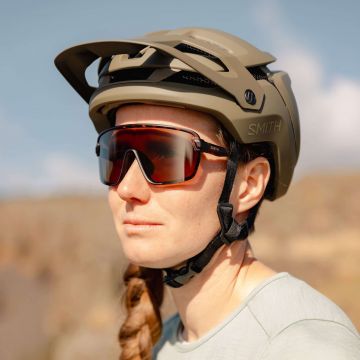 SMITH Bobcat Matte Tortoise ChromaPop Polarized Brown ja Kirkas linssi