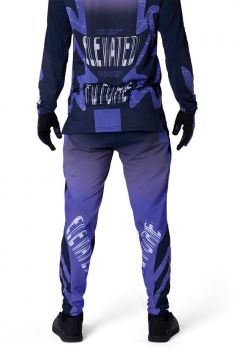 Fox Flexair Pant Diffuse SE Blueberry enduro- ja trail-ajoon takaa