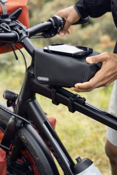 ORTLIEB Toptube-Bag puhelin kiinnitettynä kannen pidikkeeseen