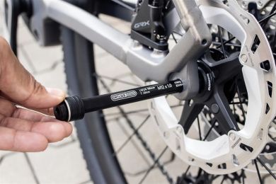 ORTLIEB M6-Connector SRAM UDH -yhteensopivalla läpiakselilla