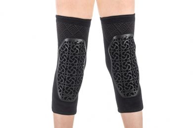 SERYT Youth Flow Knee Alps Black polvisuojat enduro- ja trail-ajoon