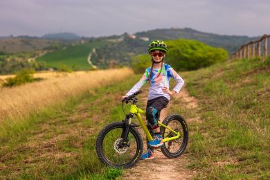 SERYT Youth Flow Knee juniorien suojat polku- ja bike park -ajoon