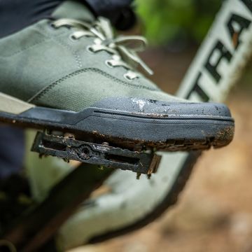 Shimano XT avopolkimet maastopyöräilyyn ja bike park -ajoon