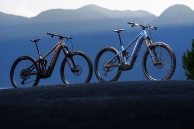 Pivot Shuttle AM TEAM XX Eagle Transmission 2026