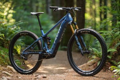 Pivot Shuttle AM TEAM XX Eagle Transmission 2026