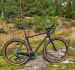 Pivot Vault Team Force/GX Wide Range AXS MEDIUM Stealth Gravel-pyörä