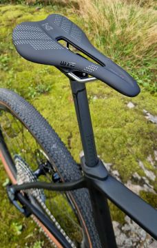 Pivot Vault Team Force/GX Wide Range AXS MEDIUM Stealth Gravel-pyörä