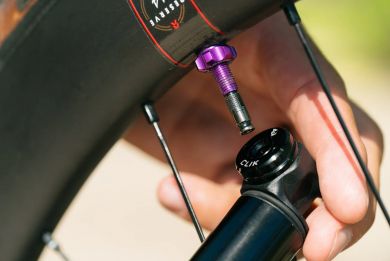 Ultraviolet Purple Wolf Tooth Clik Valve -tubelessventtiilit
